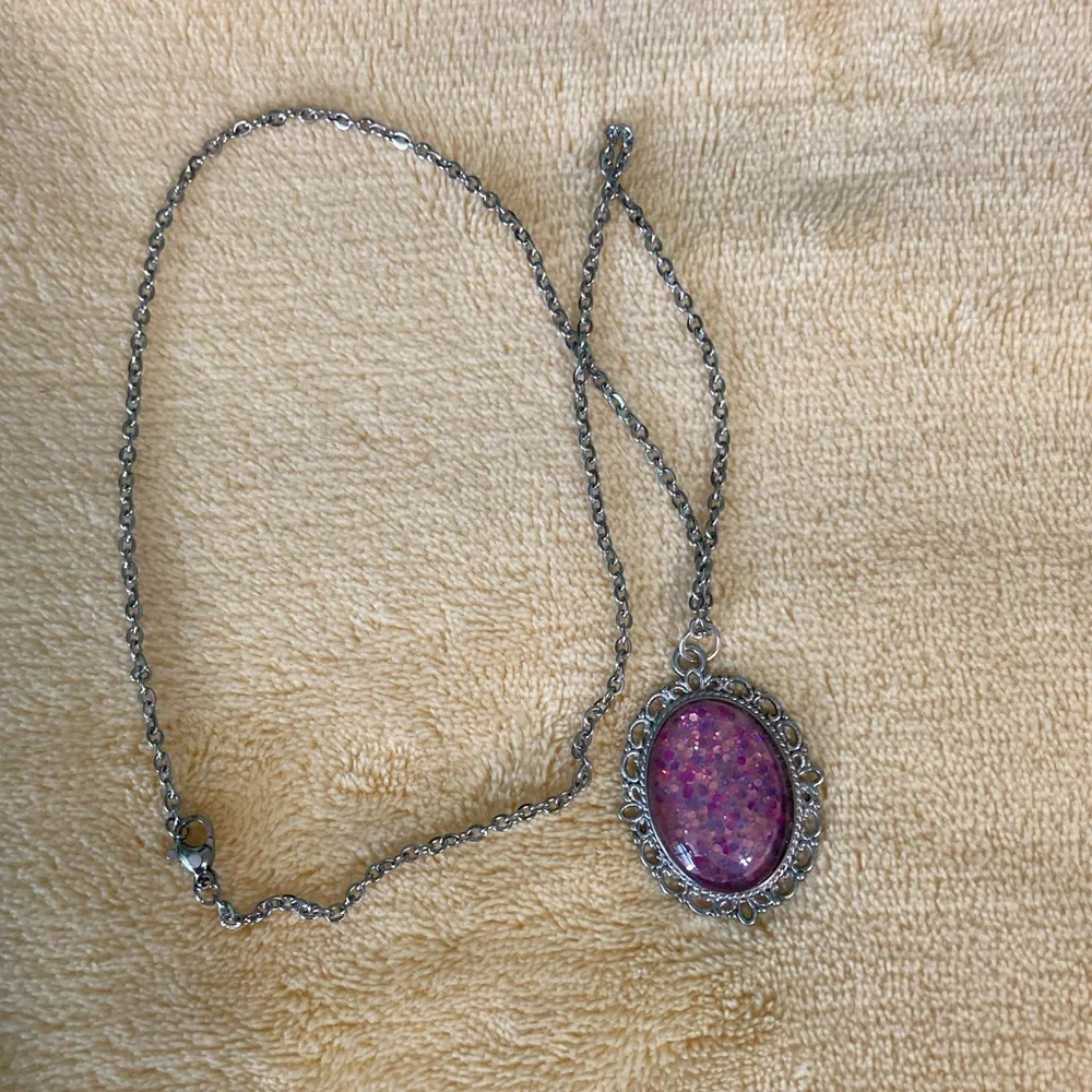 Sweetheart hand-painted pendant - Picture 5 of 9